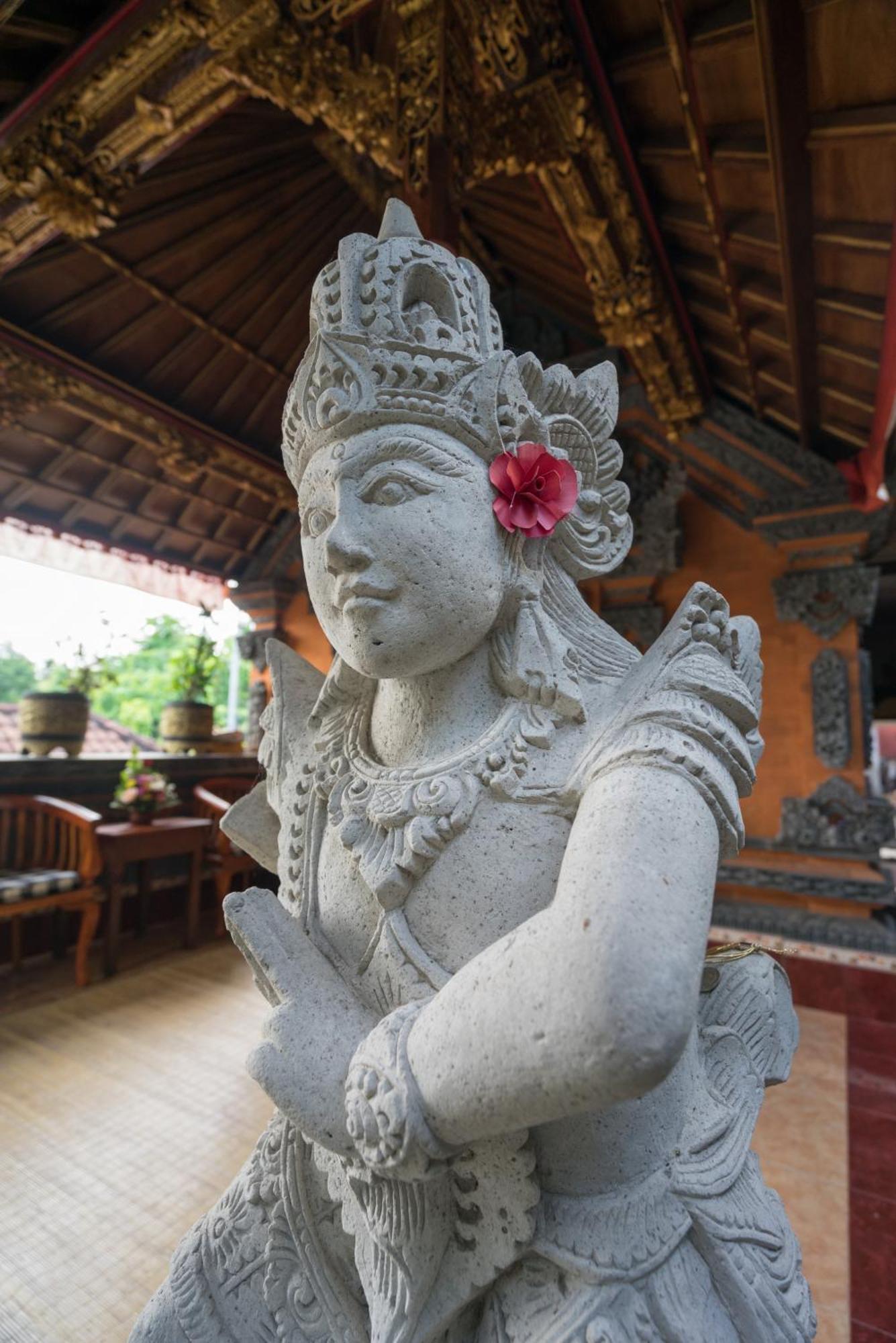 Nuaja Balinese Guest House Ubud Buitenkant foto