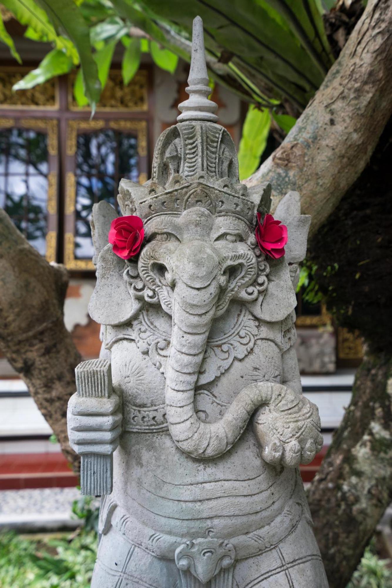 Nuaja Balinese Guest House Ubud Buitenkant foto