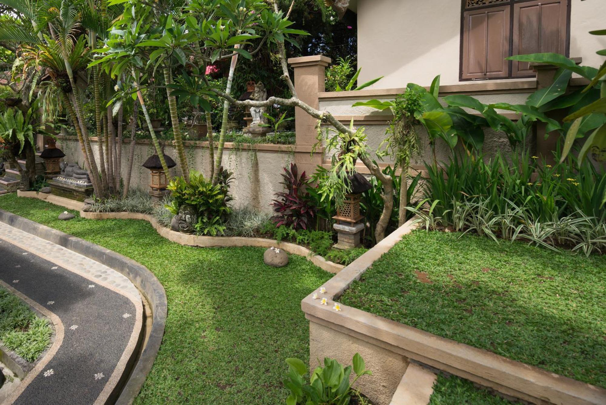 Nuaja Balinese Guest House Ubud Buitenkant foto