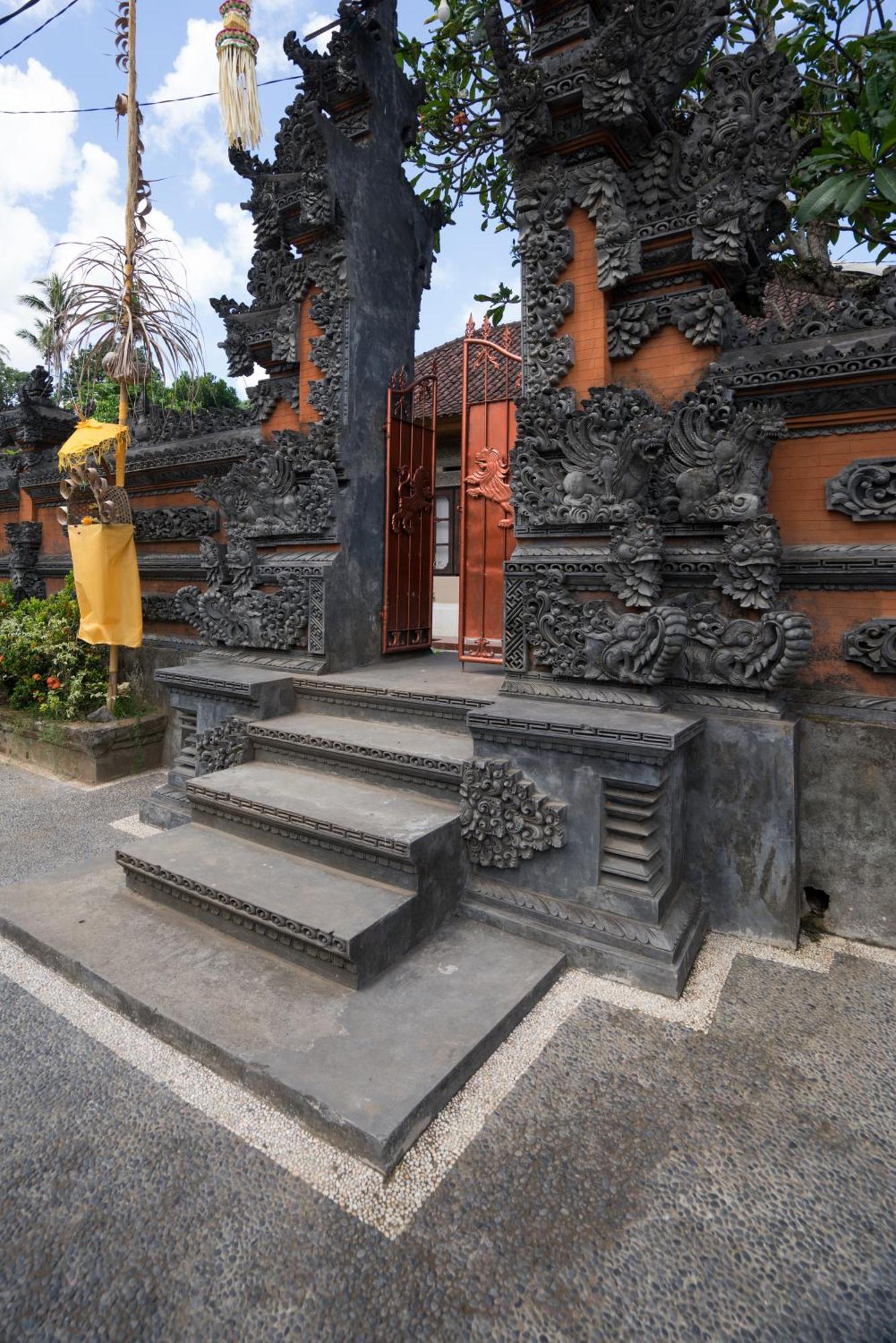 Nuaja Balinese Guest House Ubud Buitenkant foto