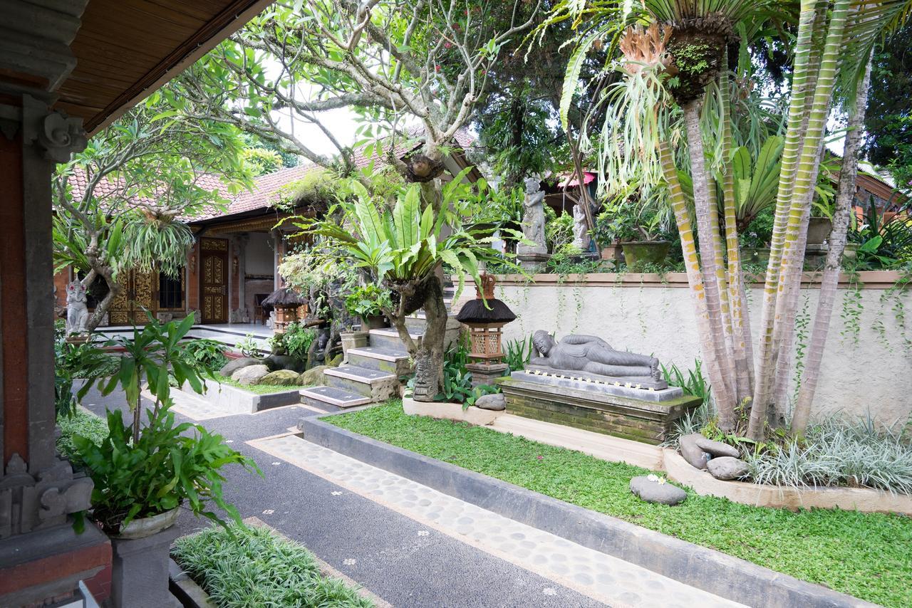 Nuaja Balinese Guest House Ubud Buitenkant foto